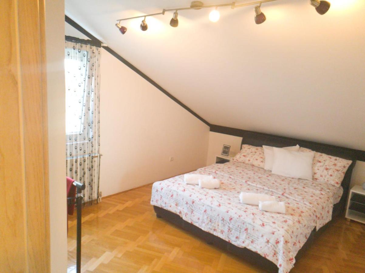 Apartment Paradise ชาชาค ภายนอก รูปภาพ